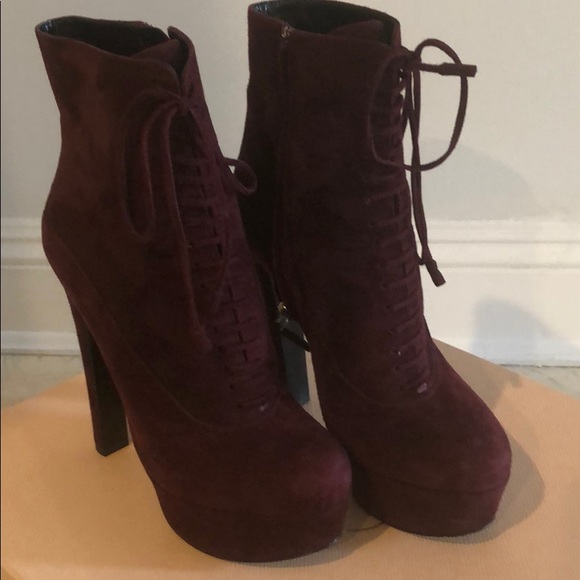 Prada boots. - Picture 2 of 4